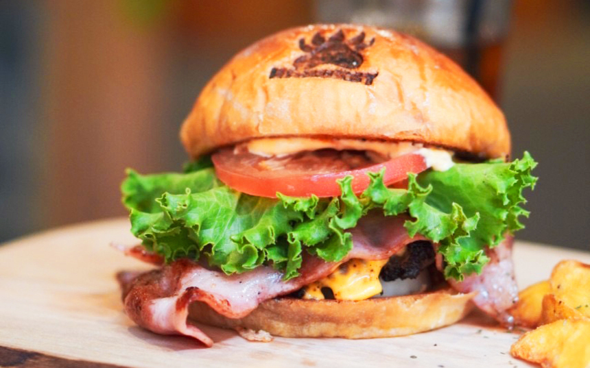 HARVEST HAMBURGER コザ店