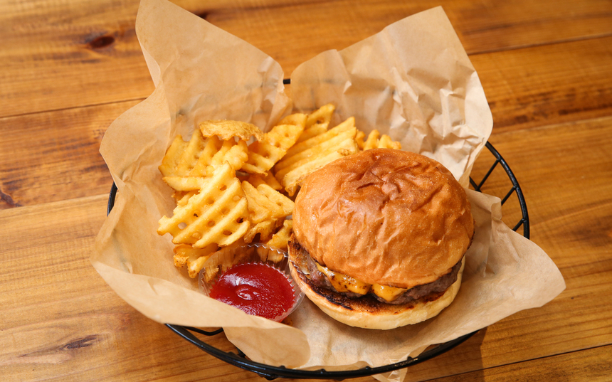 Warren’s Place 2.1 Burgers & Beer