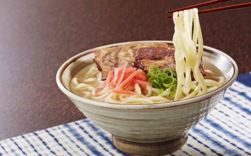 沖縄そば完全ガイド 旅で必ず食べたい一杯！