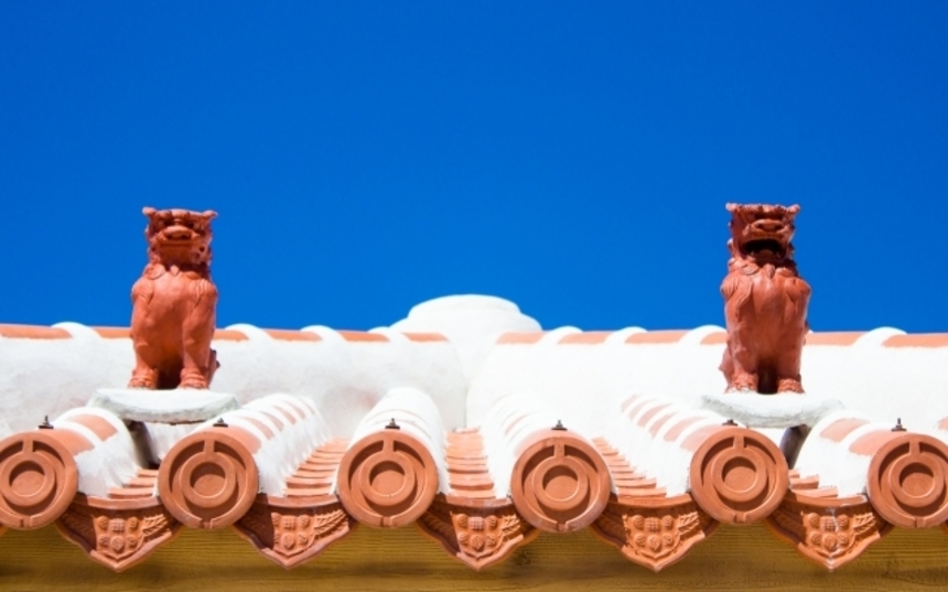 屋根上シーサー